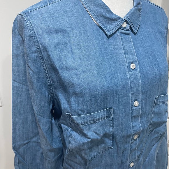 New Untuckit Lioness Denim Button Down Shirt - Picture 2 of 8